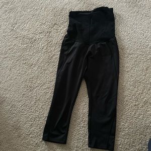 Motherhood Maternity Capri Legging
